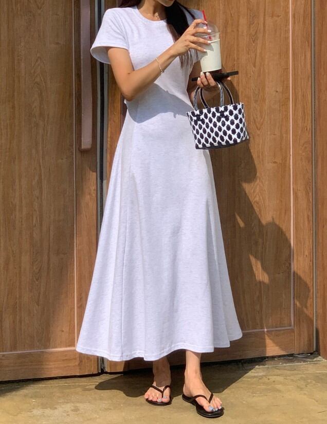 バックスリット スリムタック フレア ワンピースタイプ