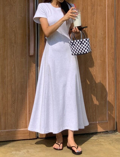 バックスリット スリムタック フレア ワンピースタイプ